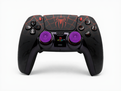 KontrolFreek Frenzy Thumb Grips auf einem PS5 Controller montiert