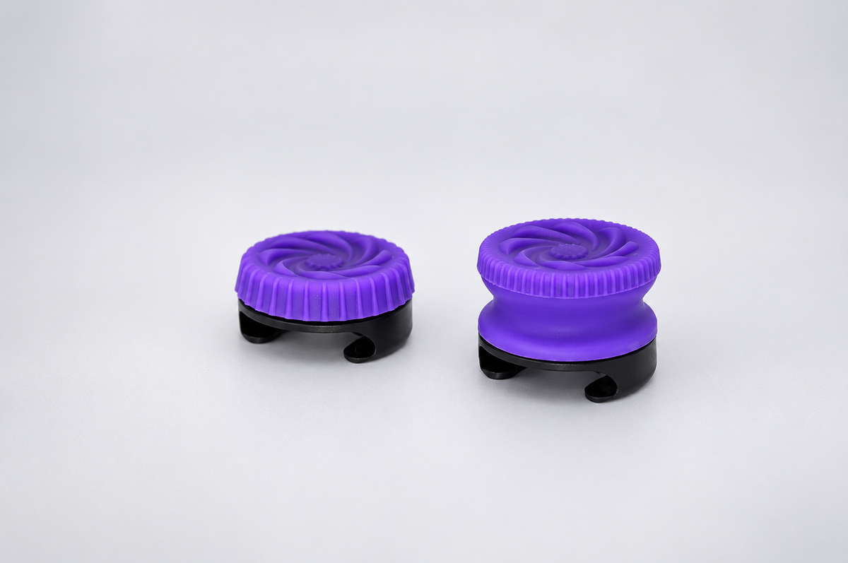 Zwei violette Joystick-Aufsätze für PS5 Controller